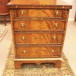 836 8412 CHEST OF DRAWERS
